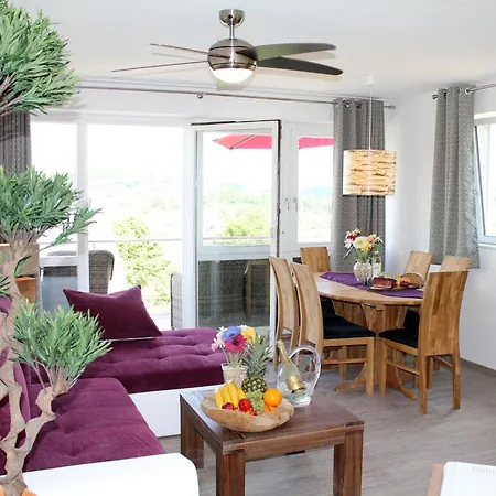 In Mit Schoenem Balkon By Interhome